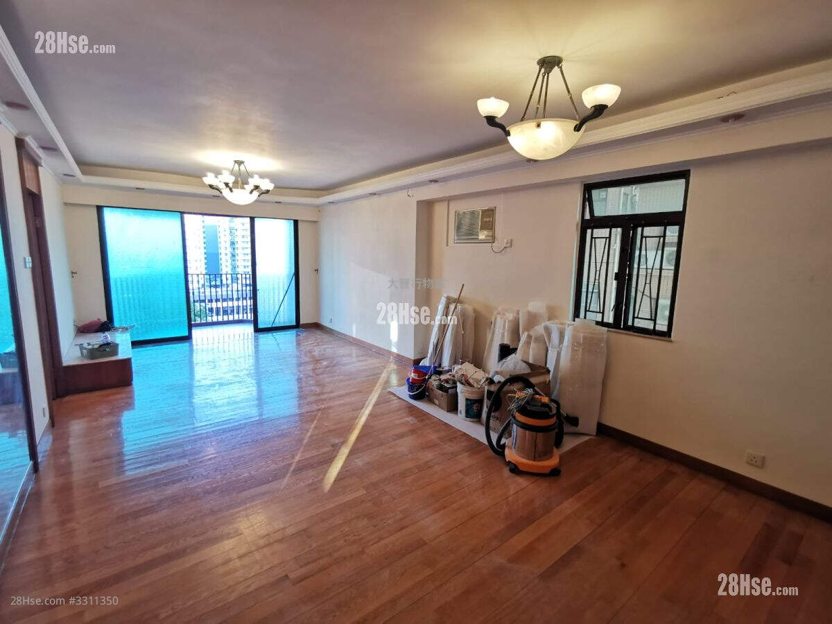 Canbury Court Sell 3 Bedrooms , 2 Bathrooms 1,195 ft² ( 111.0 m² )