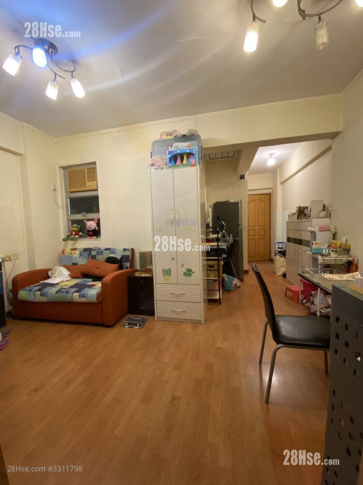 Yuen Shing Building Sell 2 Bedrooms , 1 Bathroom 445 ft² ( 41.3 m² )