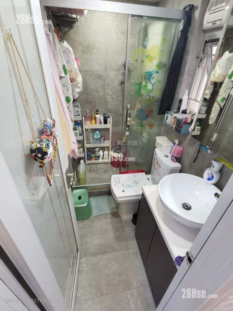 Ko Chun Court Sell 2 Bedrooms , 1 Bathroom 527 ft² ( 49.0 m² )