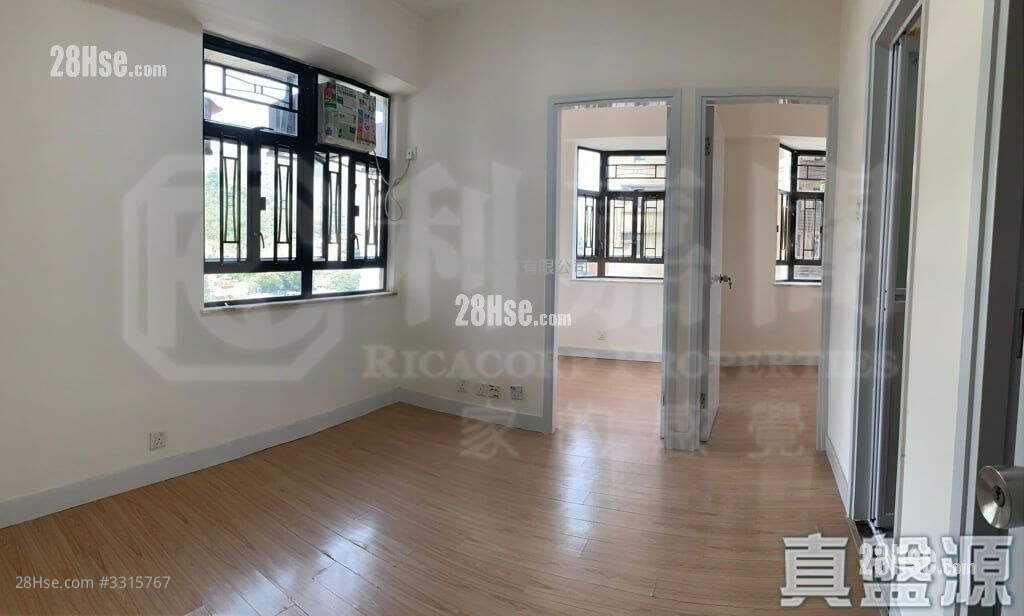 Wai Wah Centre Sell 2 Bedrooms 308 ft² ( 28.6 m² )