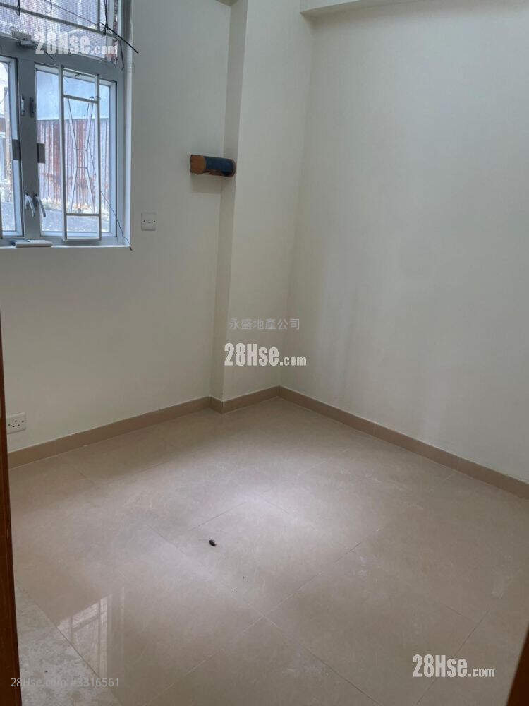 Kwai Lai Building Sell 1 Bedroom , 1 Bathroom 273 ft² ( 25.4 m² )