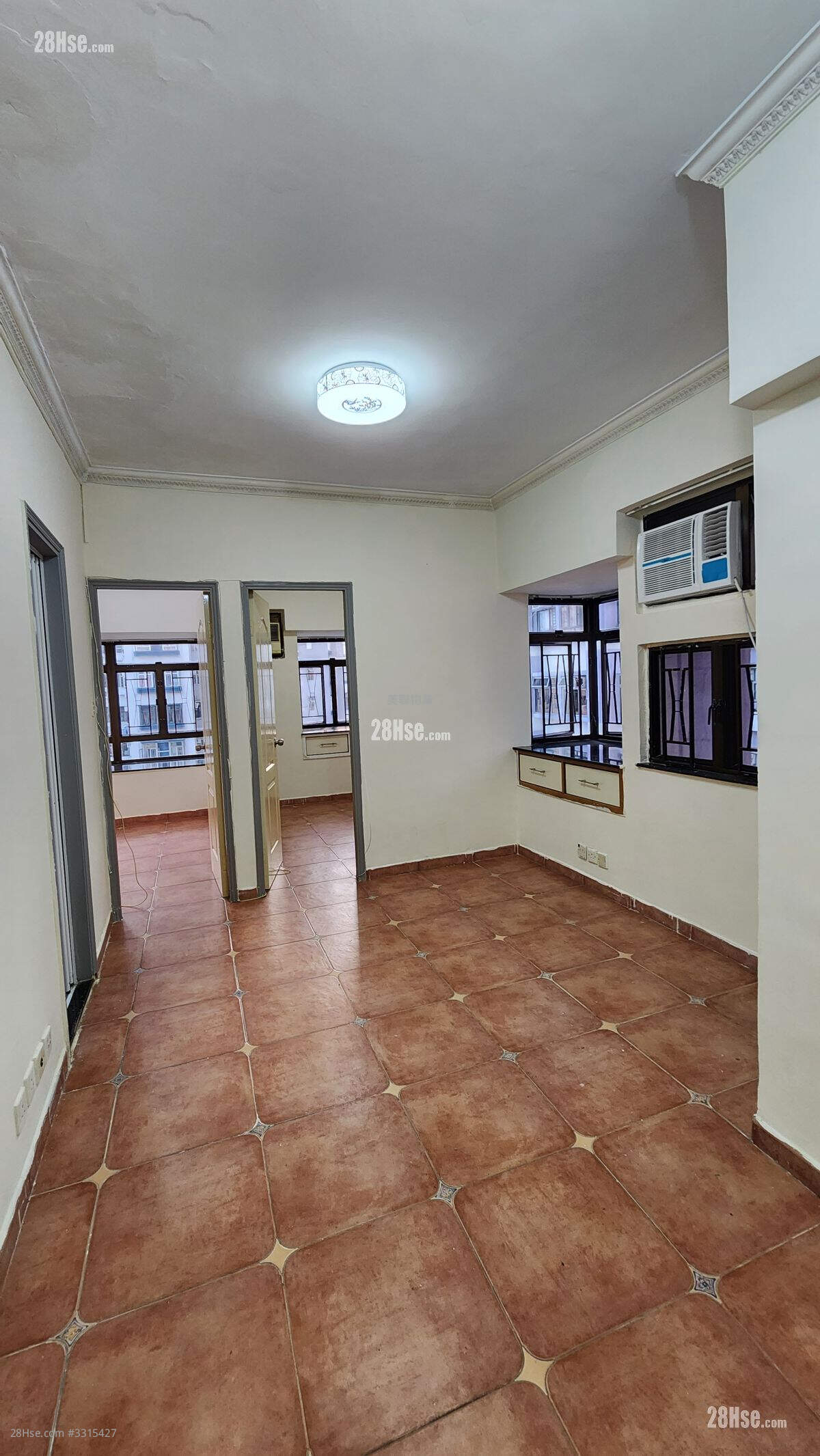 Po Sing Centre Rental 2 Bedrooms , 1 Bathroom 362 ft² ( 33.6 m² )