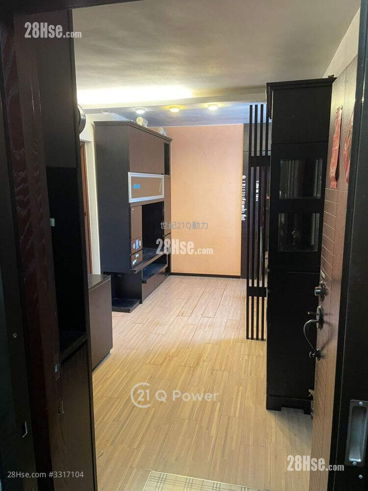 Yue Fai Court Sell 2 Bedrooms 419 ft² ( 38.9 m² )