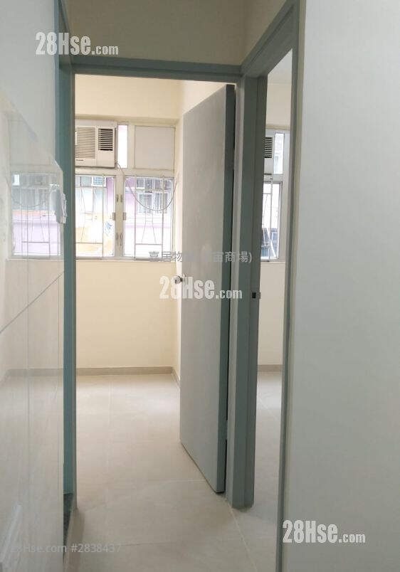 Sun Wing Building Sell 2 Bedrooms , 1 Bathroom 370 ft² ( 34.4 m² )