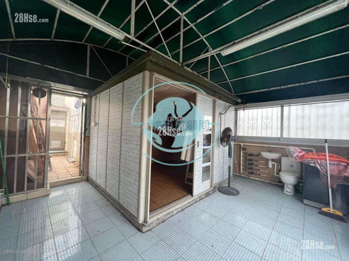 Mee Wah Building Sell 3 Bedrooms , 1 Bathroom 561 ft² ( 52.1 m² )