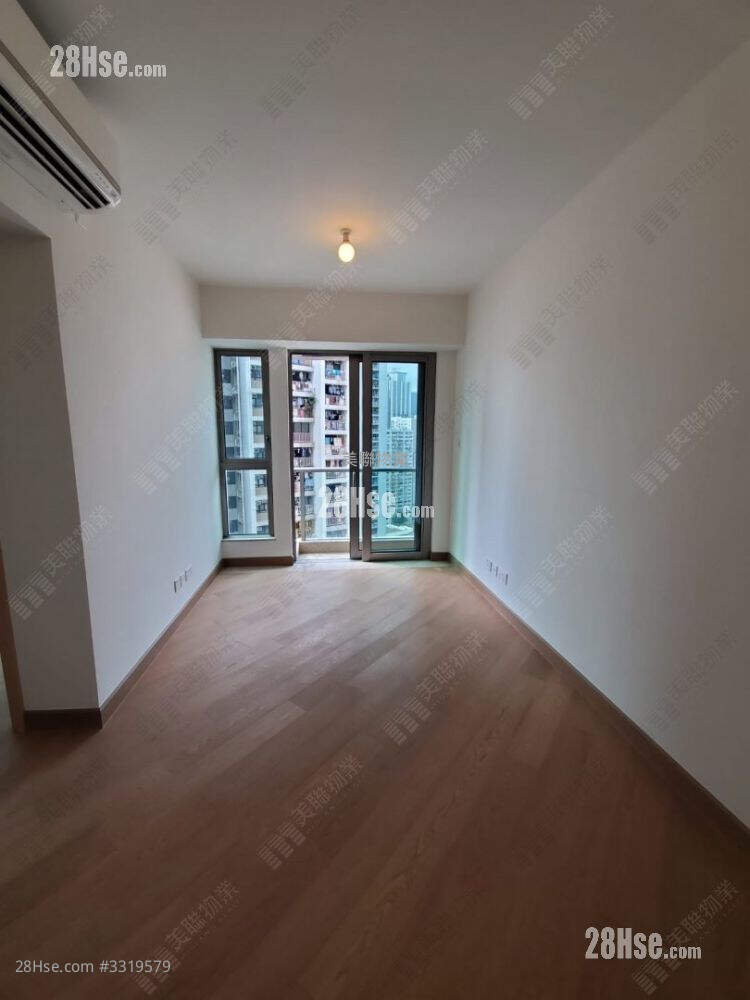 Parc City Rental 2 Bedrooms , 1 Bathroom 522 ft² ( 48.5 m² )