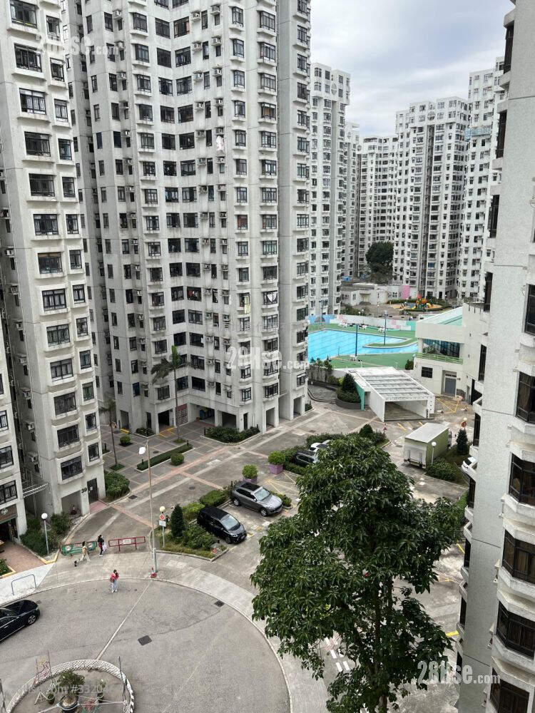 Heng Fa Chuen Sell 3 Bedrooms , 1 Bathroom 645 ft² ( 59.9 m² )