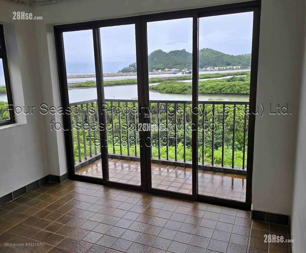 Nam Chung Tsuen Sell 3 Bedrooms , 1 Bathroom 700 ft² ( 65.0 m² )