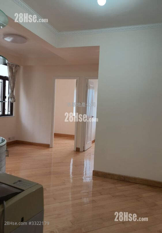 Jade Field Garden Sell 2 Bedrooms , 1 Bathroom 403 ft² ( 37.4 m² )