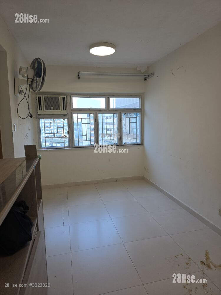 Yuet Lai Court Rental 2 Bedrooms , 1 Bathroom 421 ft² ( 39.1 m² )