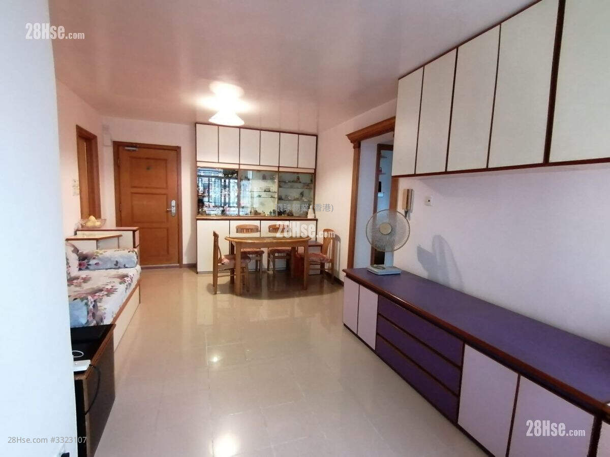 Hong Nga Court Sell 3 Bedrooms , 1 Bathroom 606 ft² ( 56.3 m² )