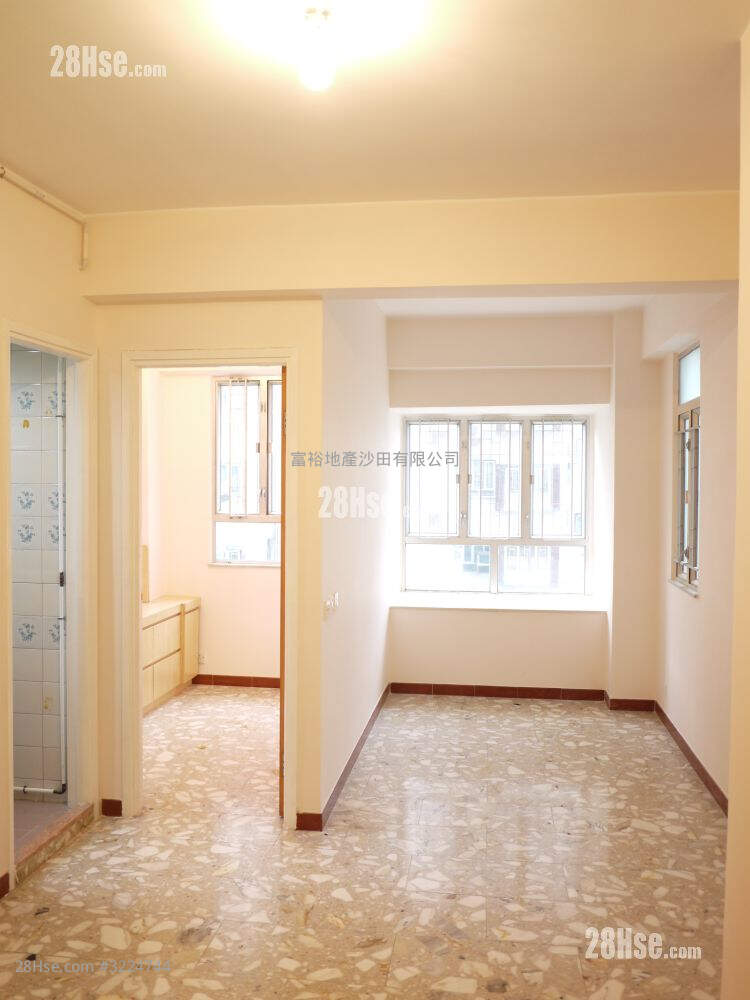 Golden Lion Garden Rental 1 Bedroom , 1 Bathroom 266 ft² ( 24.7 m² )