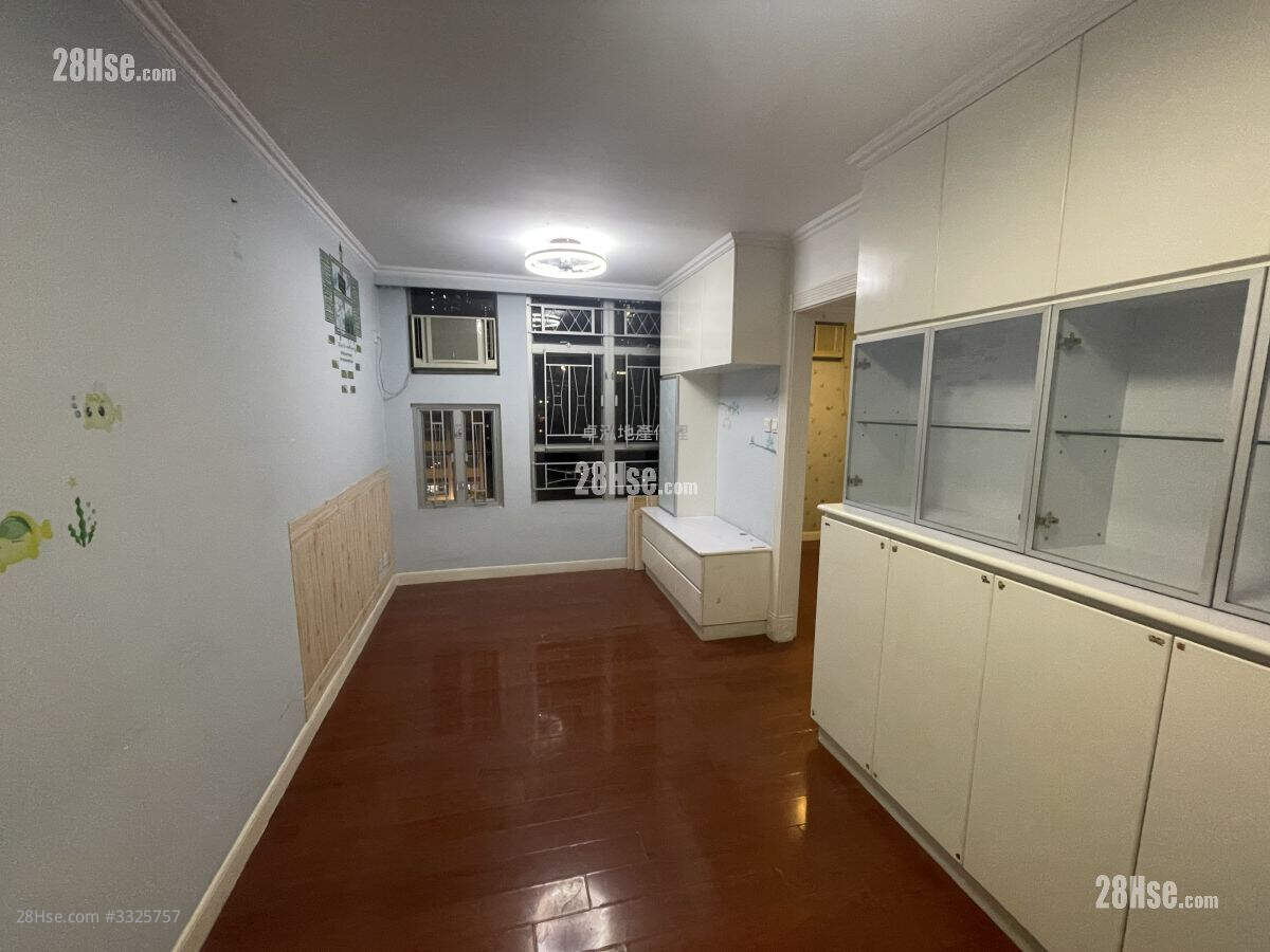 Tin Fu Court Sell 3 Bedrooms , 2 Bathrooms 853 ft² ( 79.2 m² )