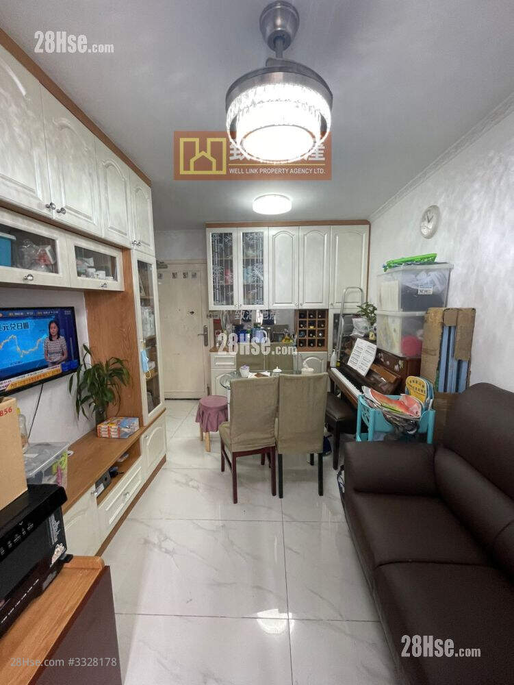 Lai Tsui Court Sell 3 Bedrooms 386 ft² ( 35.9 m² )