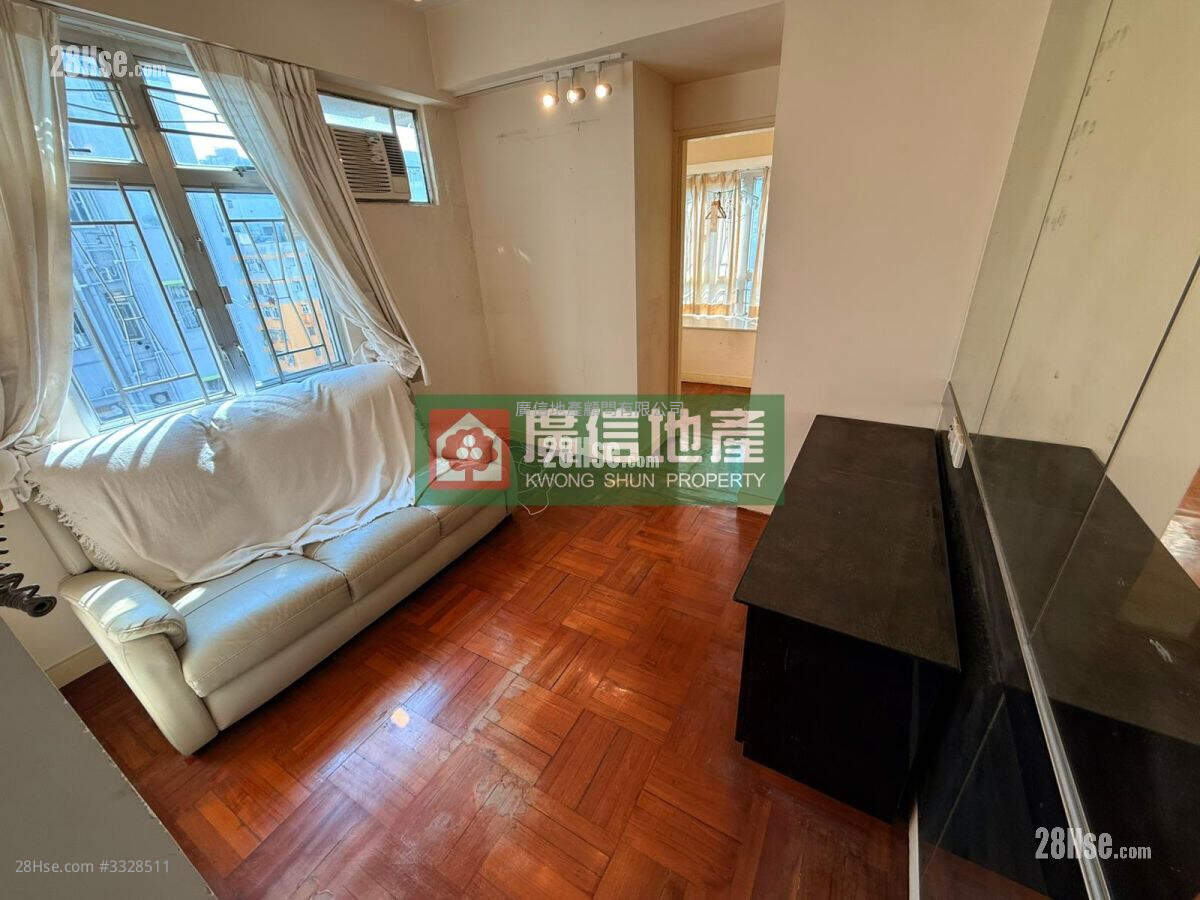 Foo Tat Building Sell 2 Bedrooms , 1 Bathroom 306 ft² ( 28.4 m² )