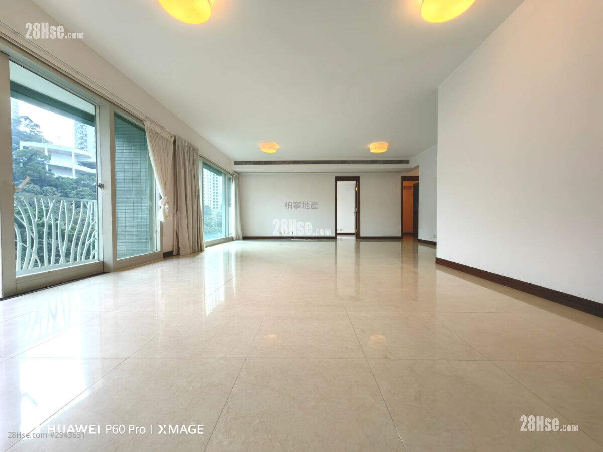 The Legend Rental 4 Bedrooms , 2 Bathrooms 1,538 ft² ( 142.9 m² )