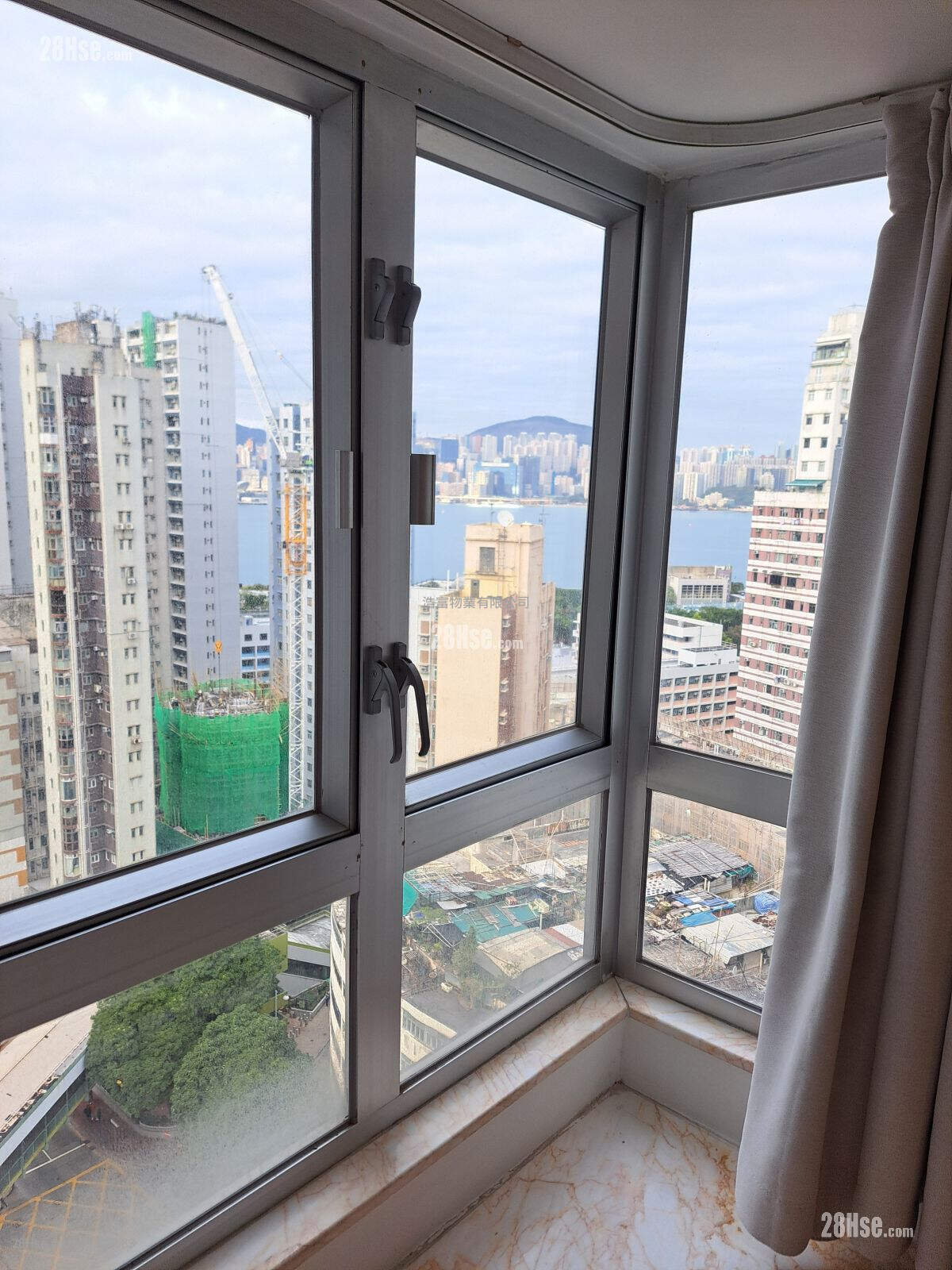 Wah Shun Gardens Rental 2 Bedrooms , 1 Bathroom 435 ft² ( 40.4 m² )