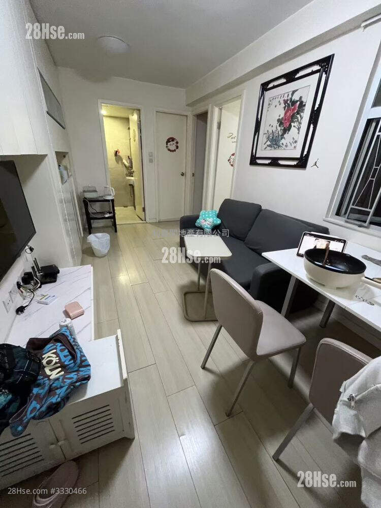 Wah Kin Building Sell 2 Bedrooms , 1 Bathroom 343 ft² ( 31.9 m² )