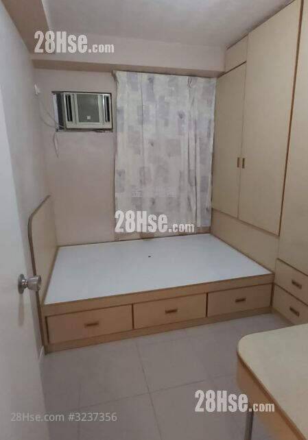 Yee Tsui Court Sell 2 Bedrooms , 1 Bathroom 483 ft² ( 44.9 m² )