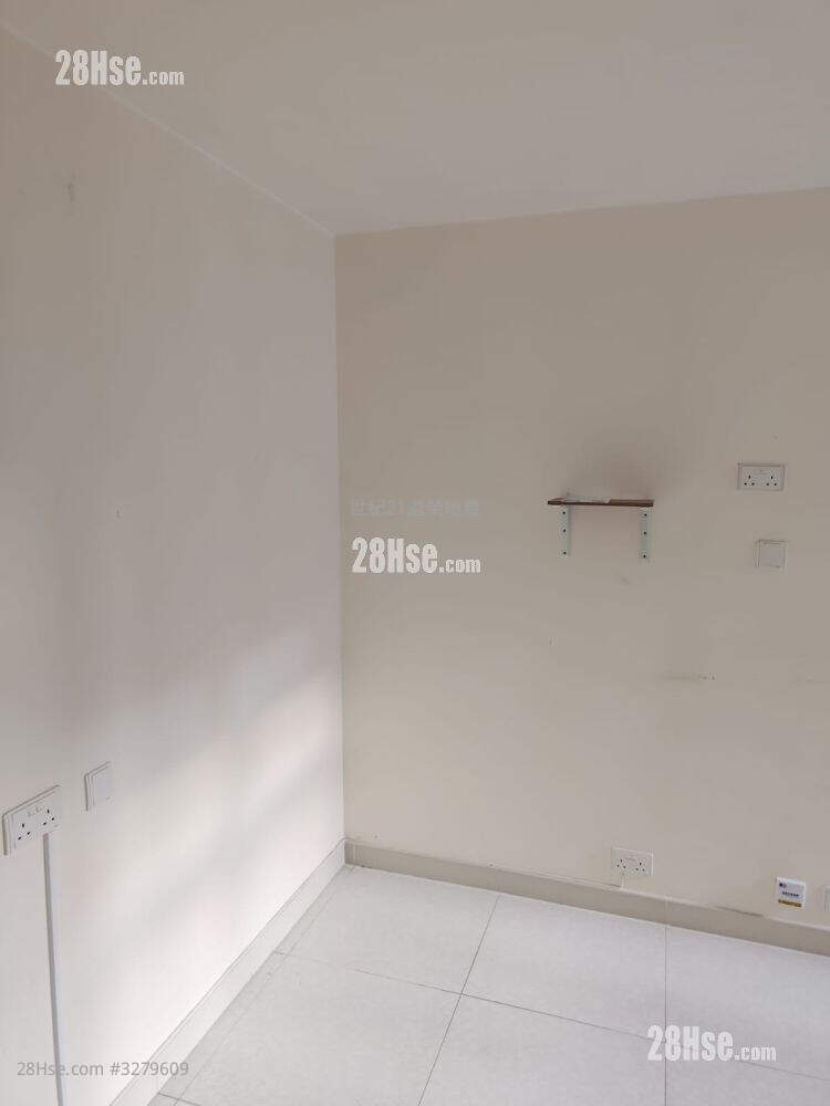 Tung Lam Court Rental Studio , 1 Bathroom 213 ft² ( 19.8 m² )