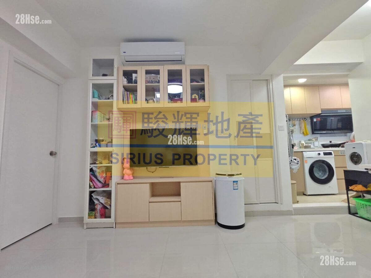 Lee Tai Building Sell 3 Bedrooms , 1 Bathroom 423 ft² ( 39.3 m² )