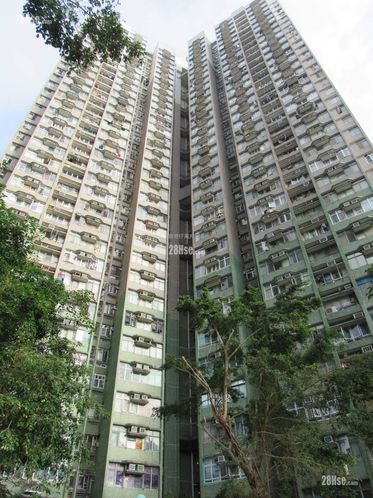 Wah Kwai Estate Sell 2 Bedrooms 443 ft² ( 41.2 m² )