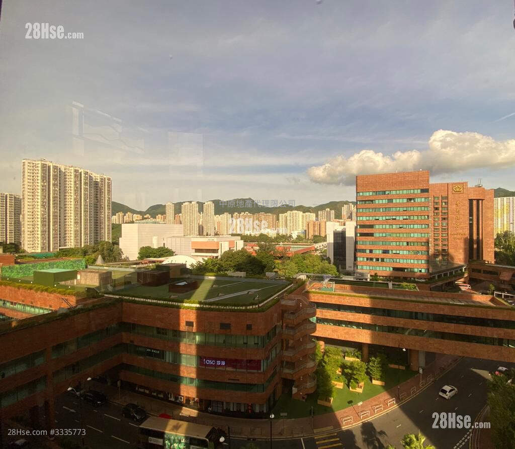 Wai Wah Centre Sell 2 Bedrooms , 1 Bathroom 308 ft² ( 28.6 m² )