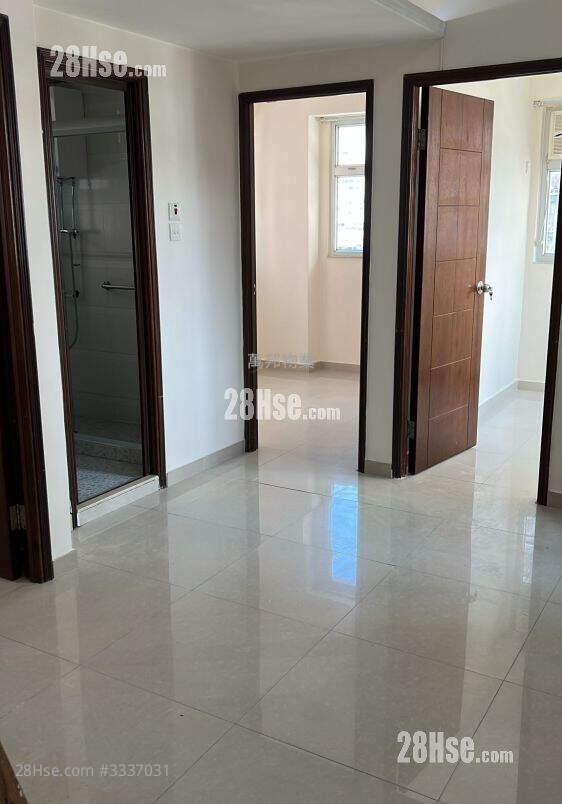 Kam Fu Building Rental 3 Bedrooms , 1 Bathroom 441 ft² ( 41.0 m² )