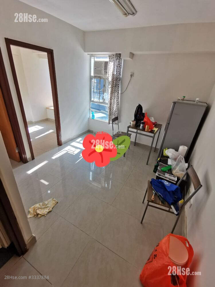 Tung Wai Garden Sell 2 Bedrooms , 1 Bathroom 314 ft² ( 29.2 m² )