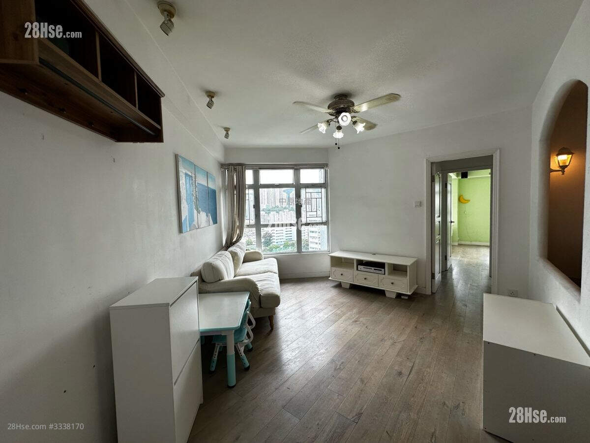 Man Lai Court Sell 2 Bedrooms , 2 Bathrooms 637 ft² ( 59.2 m² )