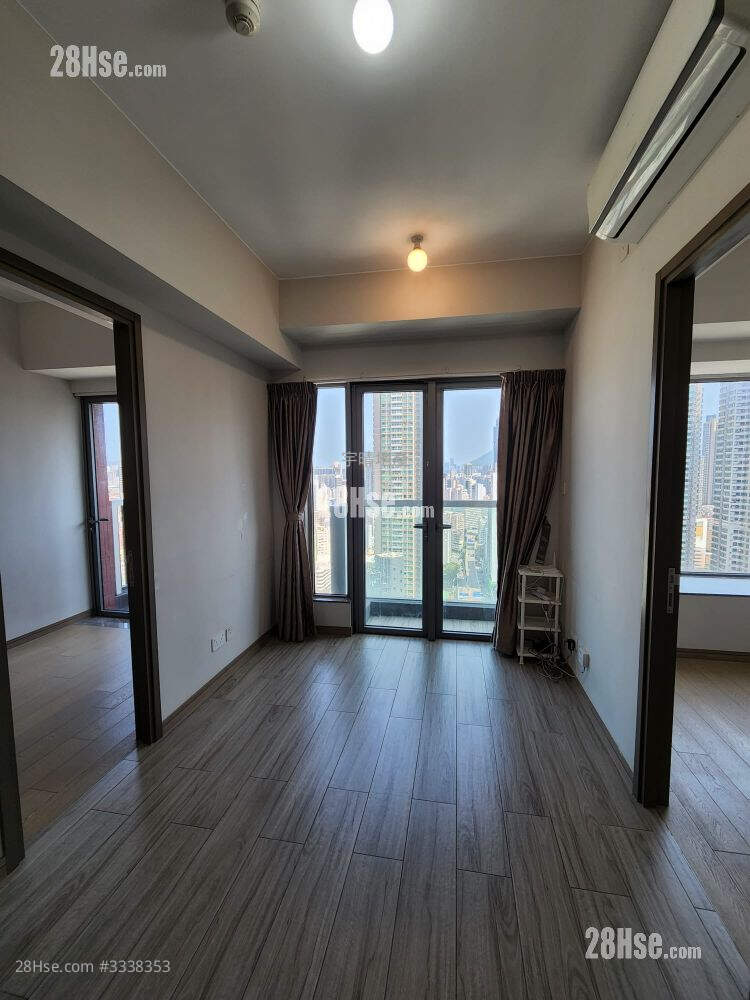 Park One Rental 2 Bedrooms , 1 Bathroom 364 ft² ( 33.8 m² )