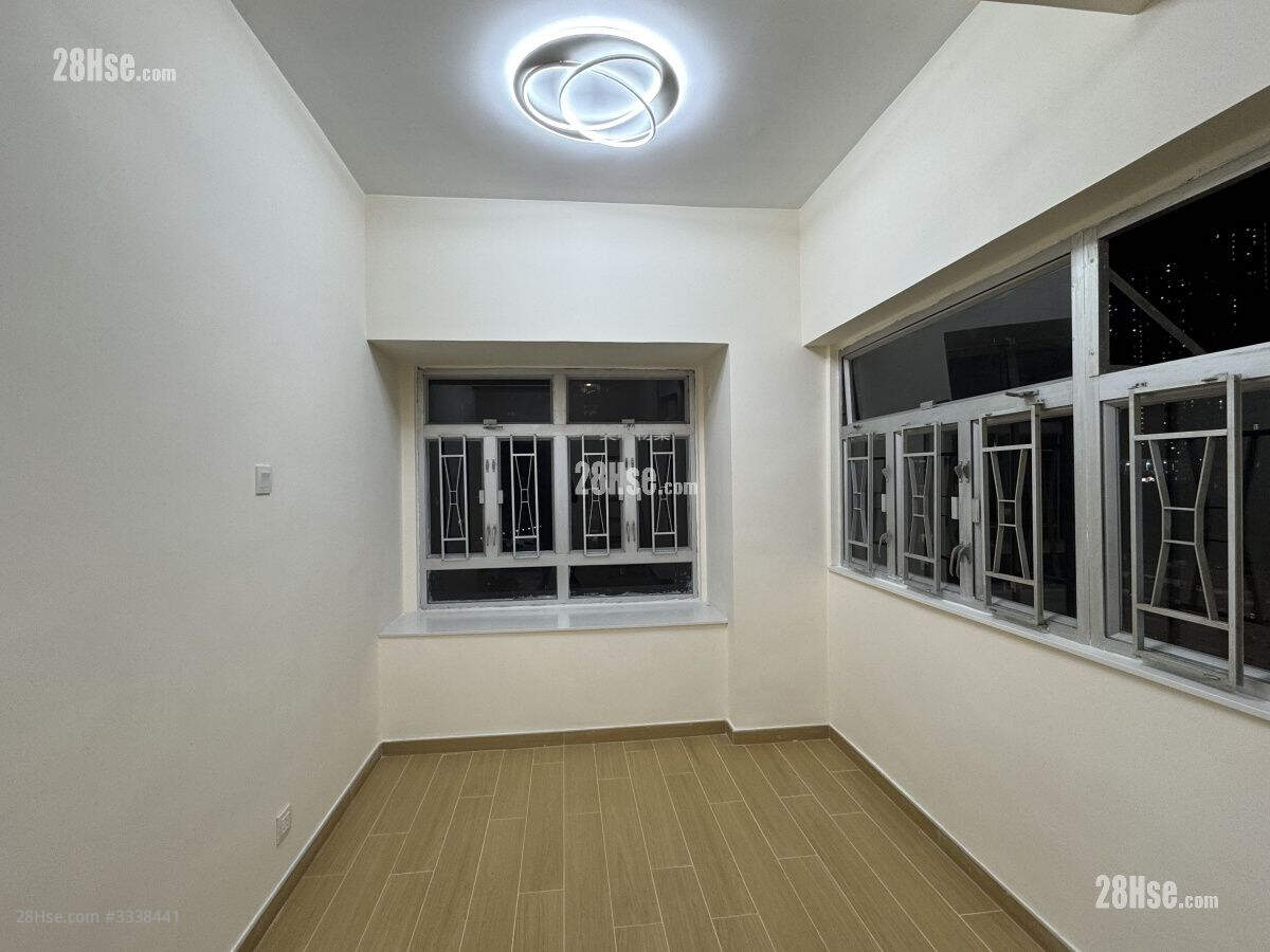 Po Sing Centre Sell 1 Bedroom , 1 Bathroom 285 ft² ( 26.5 m² )