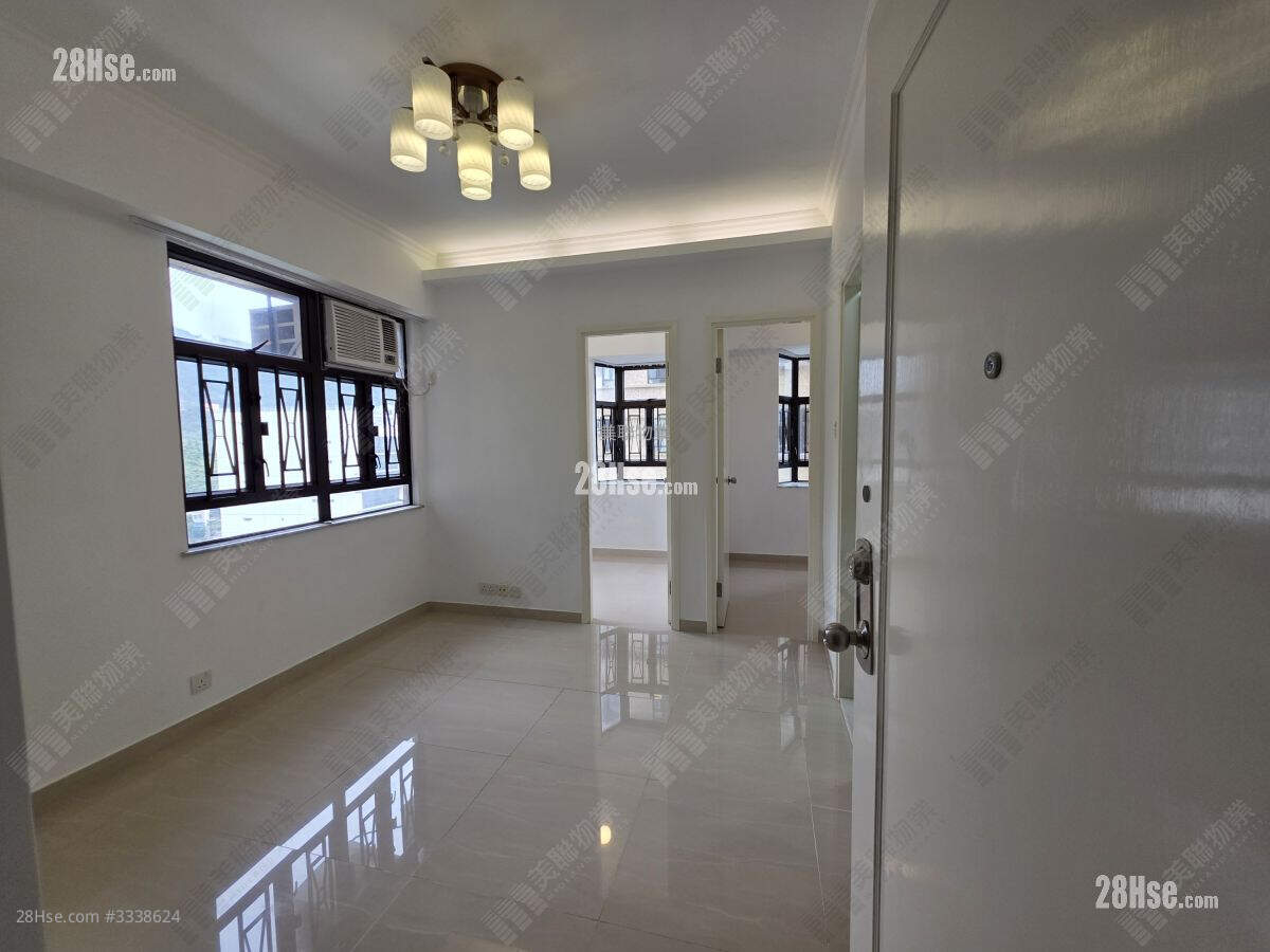 Wai Wah Centre Rental 2 Bedrooms , 1 Bathroom 308 ft² ( 28.6 m² )