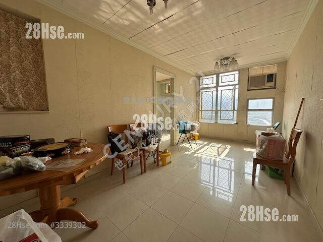 Yu Chui Court Sell 3 Bedrooms , 2 Bathrooms 650 ft² ( 60.4 m² )