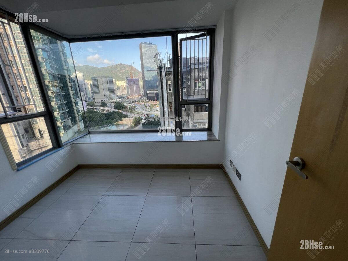 High Place Sell 1 Bedroom , 1 Bathroom 253 ft² ( 23.5 m² )