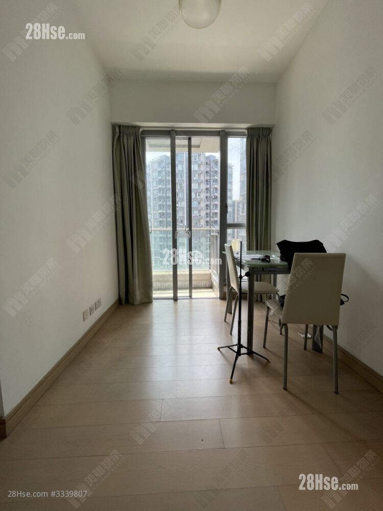 The Reach Rental 2 Bedrooms , 1 Bathroom 410 ft² ( 38.1 m² )