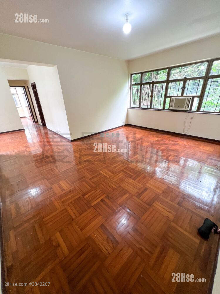 King's Court Rental 4 Bedrooms , 3 Bathrooms 1,141 ft² ( 106.0 m² )