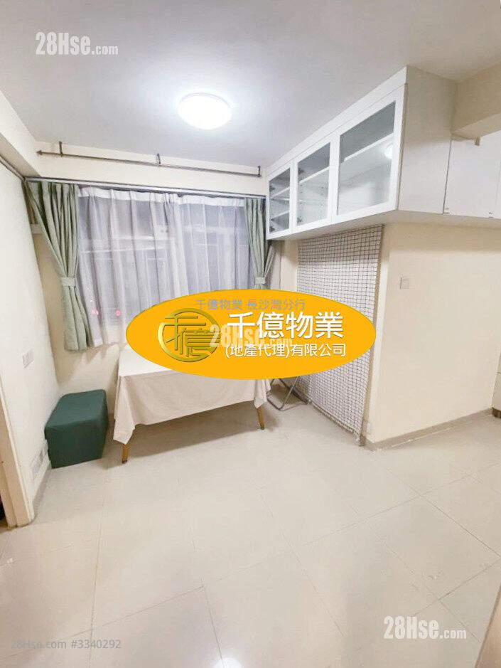 Golden Building Sell 2 Bedrooms 385 ft² ( 35.8 m² )