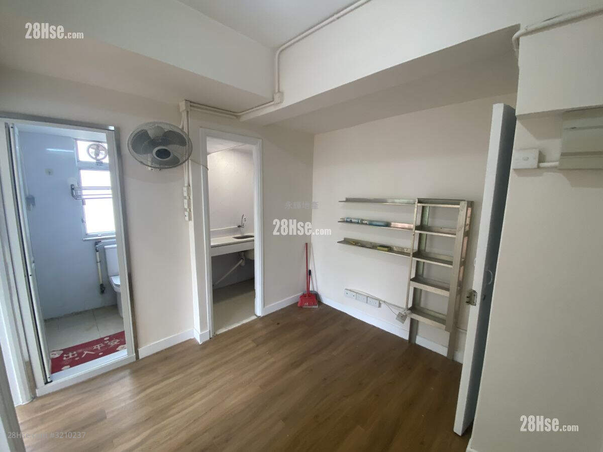 Ting On Building Rental 2 Bedrooms , 1 Bathroom 270 ft² ( 25.1 m² )