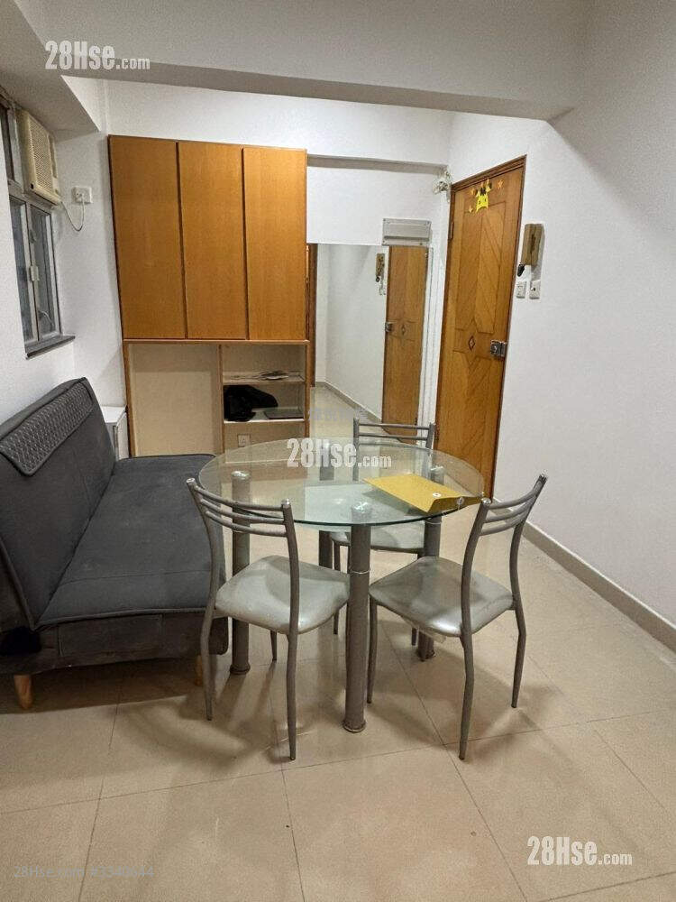 Lising Court Rental 2 Bedrooms , 1 Bathroom 355 ft² ( 33.0 m² )