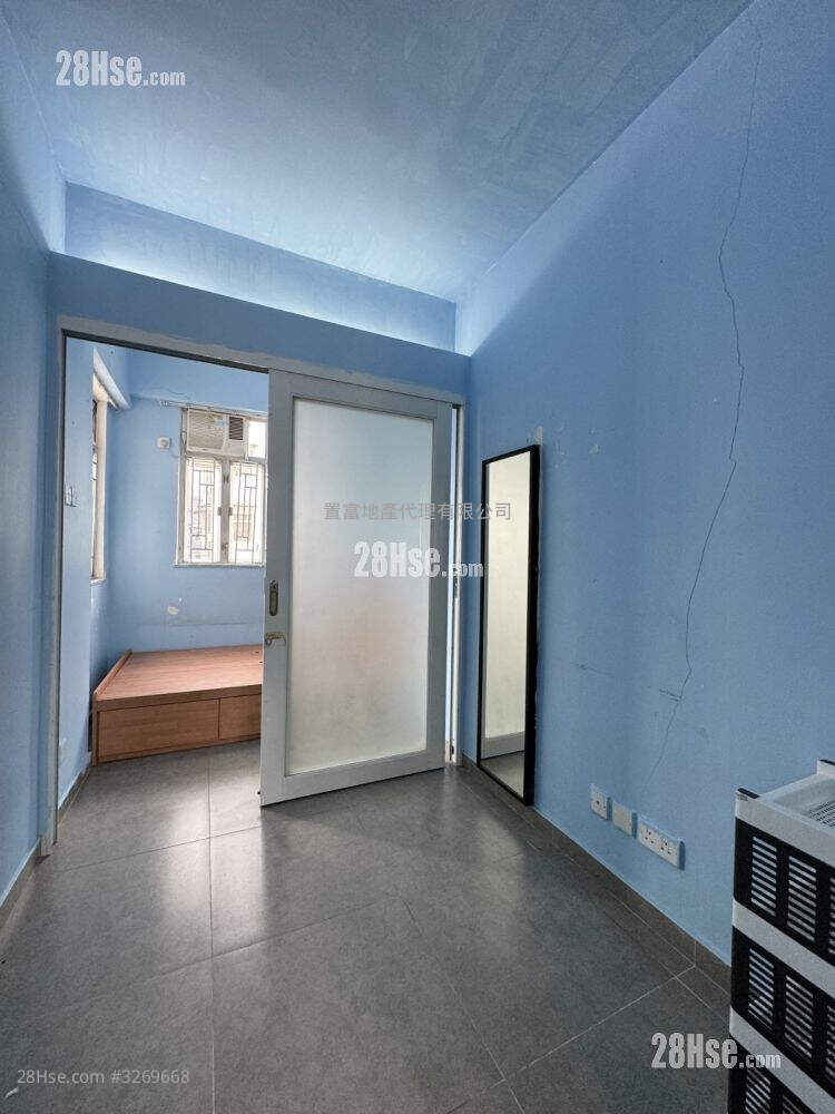 Hip Tak Building Rental 1 Bathroom 150 ft² ( 13.9 m² )