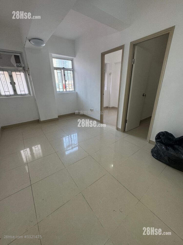 Man Hong Apartments Rental 2 Bedrooms , 1 Bathroom 389 ft² ( 36.1 m² )