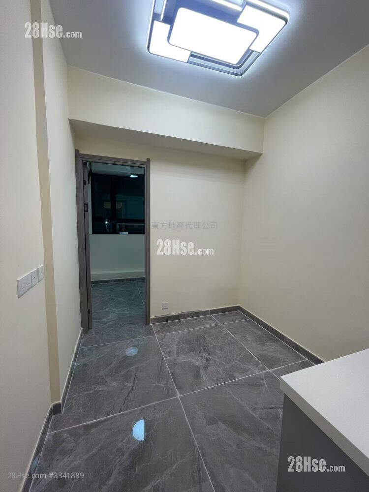 Lung Fung Building Rental 1 Bedroom , 1 Bathroom 180 ft² ( 16.7 m² )