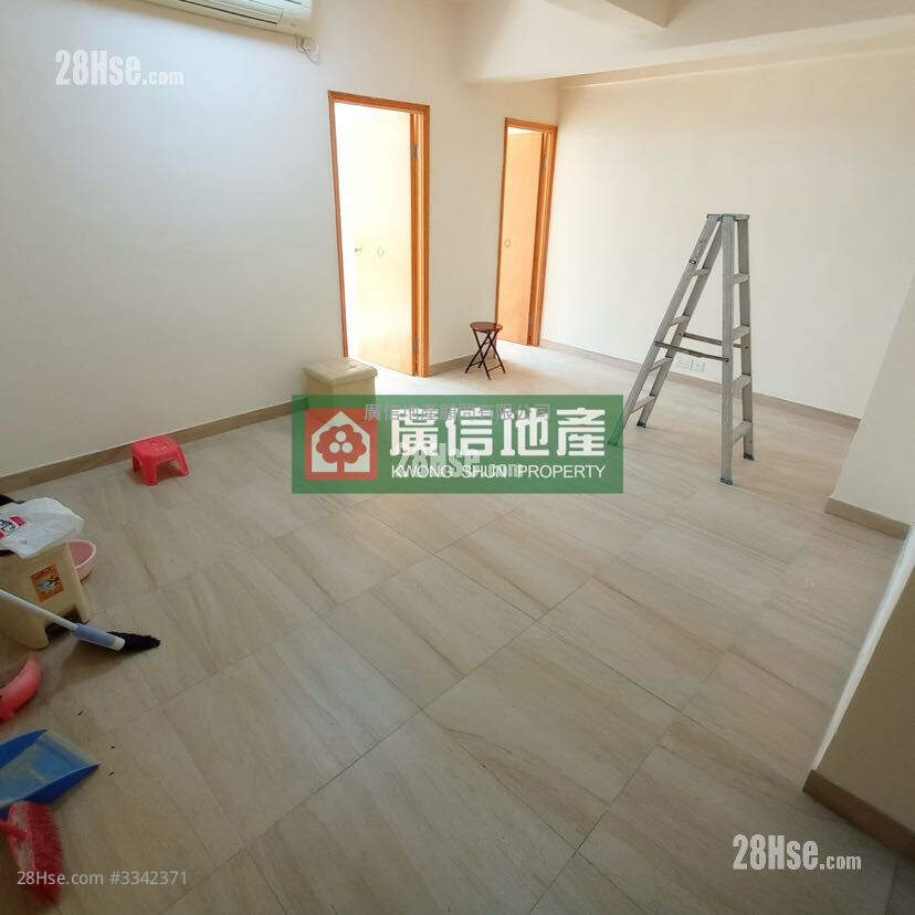 Wing Tak Building Sell 3 Bedrooms , 1 Bathroom 583 ft² ( 54.2 m² )