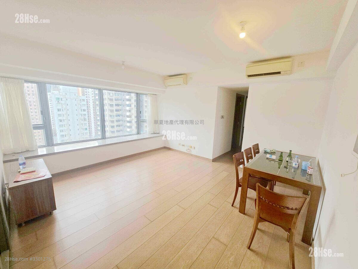 Centrepoint Rental 3 Bedrooms , 2 Bathrooms 743 ft² ( 69.0 m² )