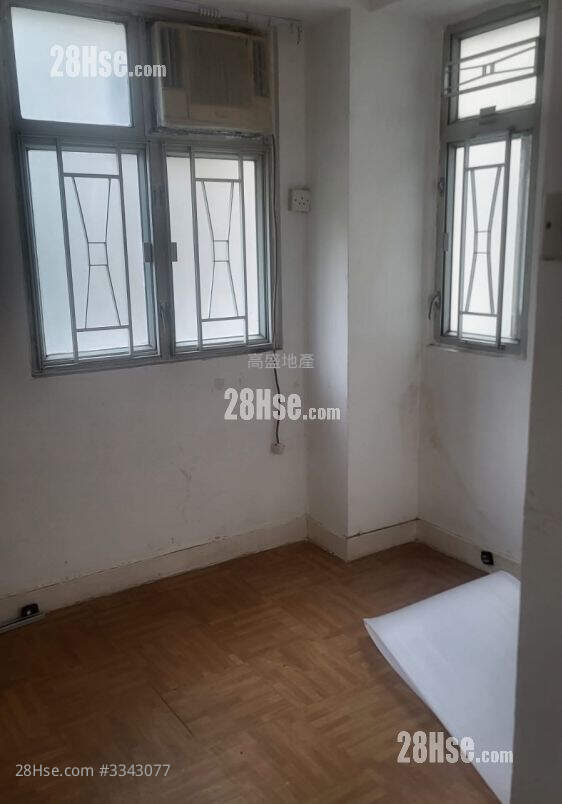 Kiu Fai Building Sell 2 Bedrooms , 1 Bathroom 352 ft² ( 32.7 m² )