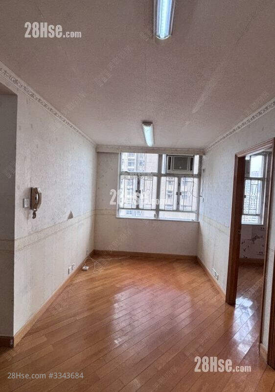 Lung Poon Court Rental 1 Bedroom 426 ft² ( 39.6 m² )