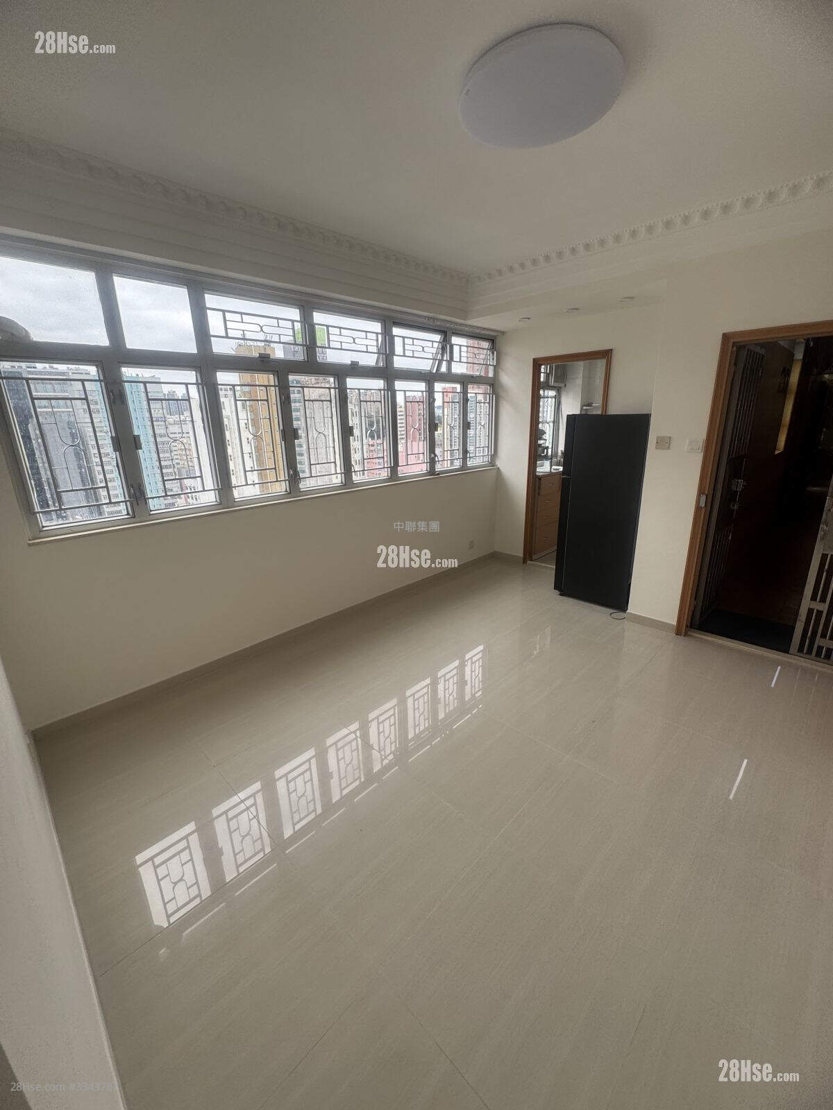 Winfield Building Sell 2 Bedrooms , 1 Bathroom 358 ft² ( 33.3 m² )