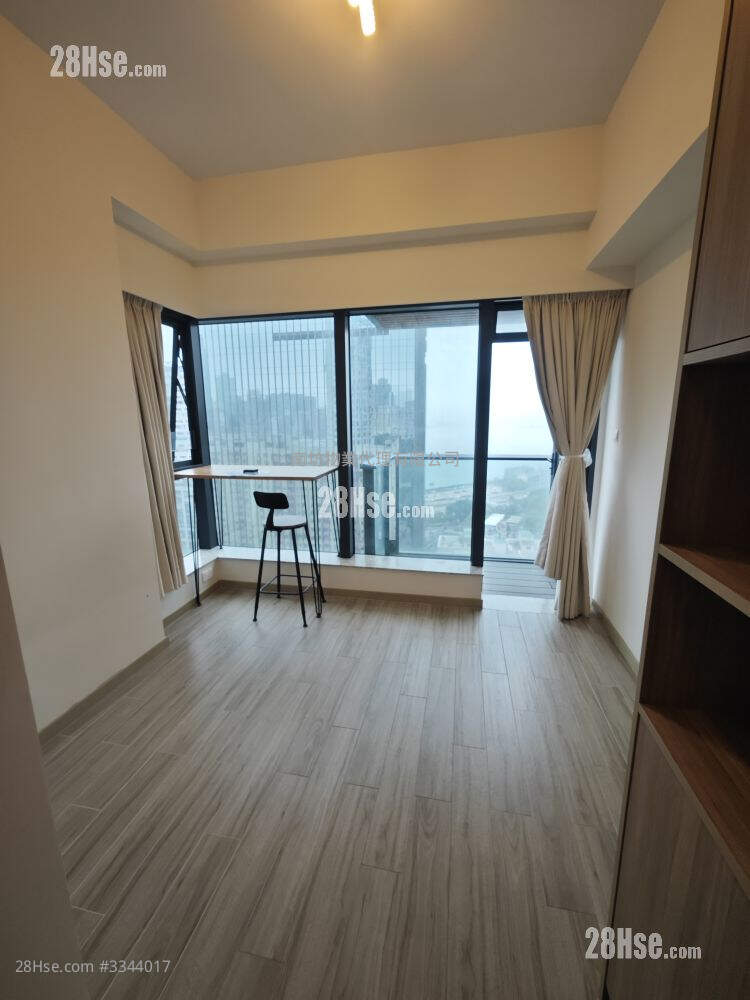 Novum East Rental Studio , 1 Bathroom 238 ft² ( 22.1 m² )