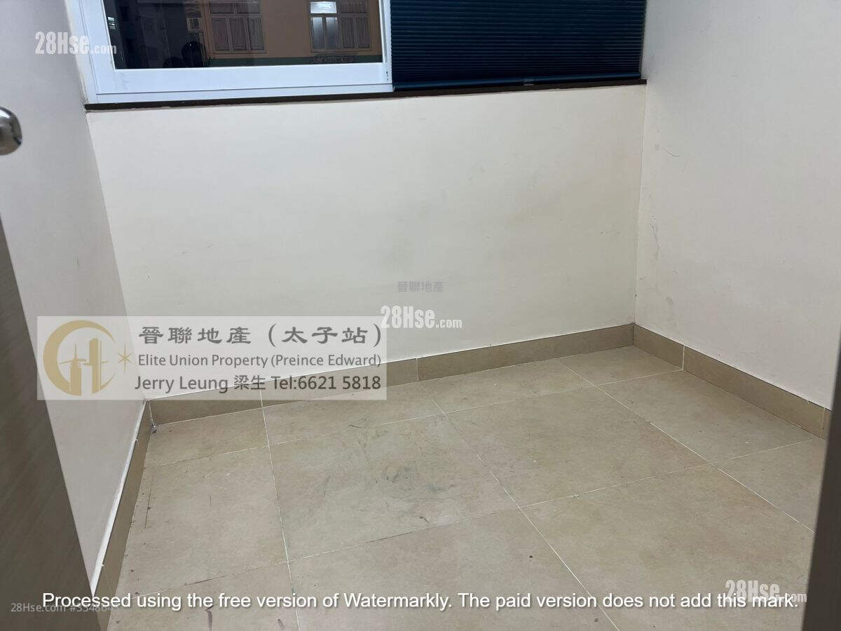 Wah Lai Court Sell 2 Bedrooms , 1 Bathroom 282 ft² ( 26.2 m² )